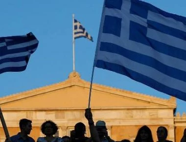 Bloomberg: Η Ευρώπη μπορεί να βάλει τέλος στο μαρτύριο του χρέους της Ελλάδας